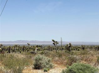 18 Wintergreen Rd, Phelan, CA 92371