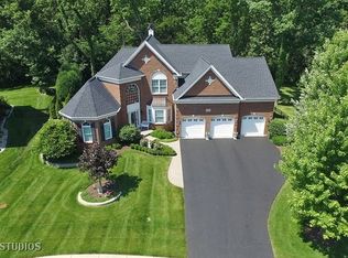 3063 Elleby Ct, North Aurora, IL 60542