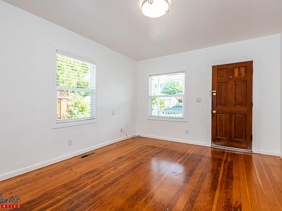 2nd image of 171 Charles St