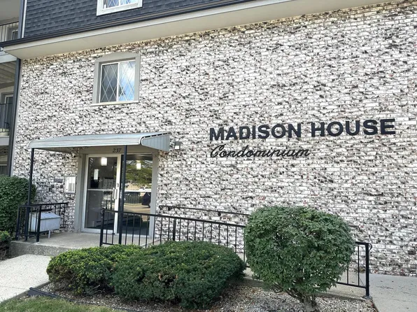 237 Madison STREET #55, Waukesha, WI 53188