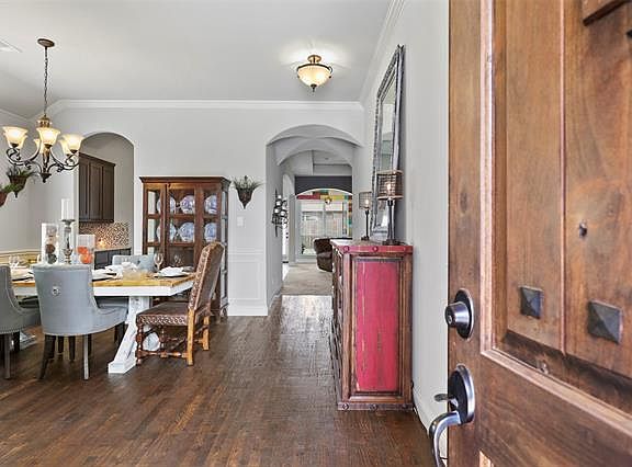 5th image of 3307 Herron Dr