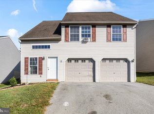112 Twin Creeks Dr #L-0166, Jonestown, PA 17038