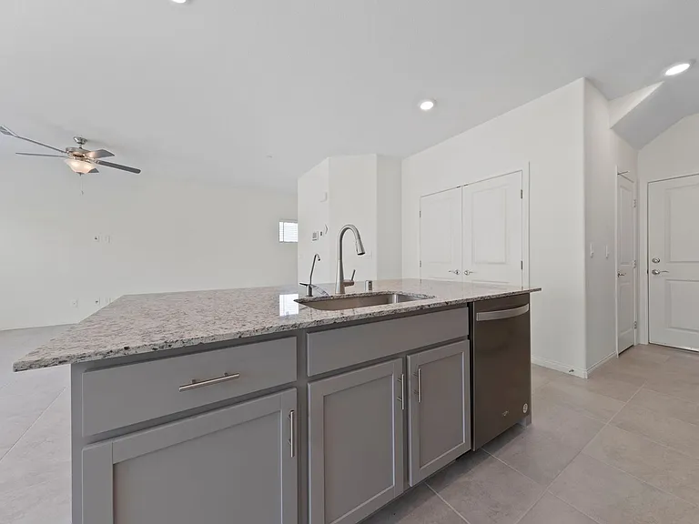 412 Canary Song Dr — Photo 11