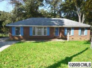 3047 Dunaire Dr, Charlotte, NC 28205