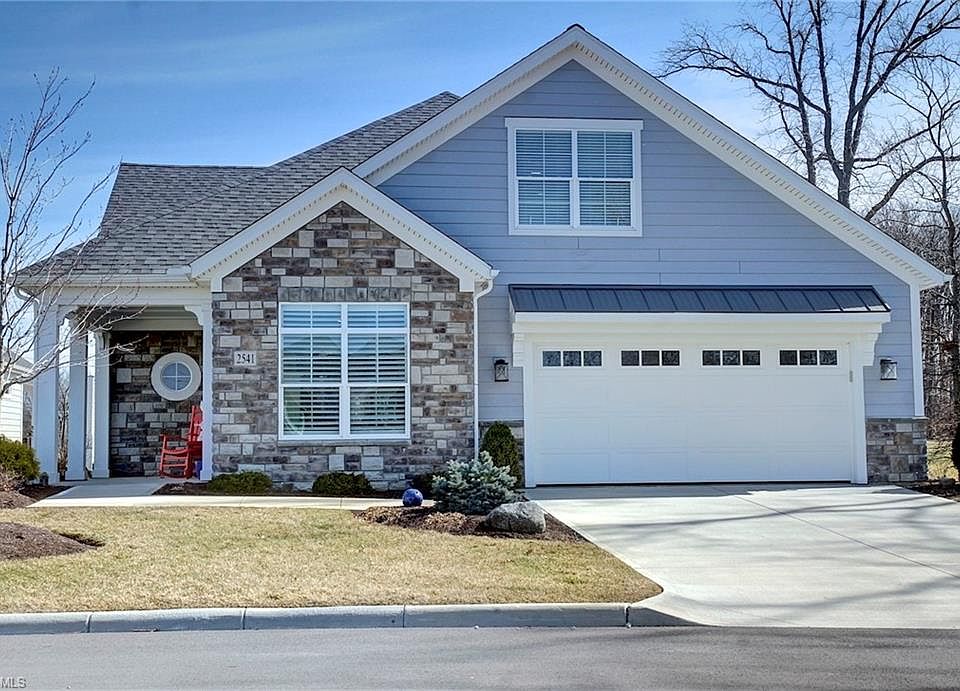 1st image of 2541 N Chateau Dr