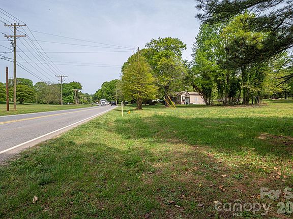 3rd image of 2059 S Point Rd