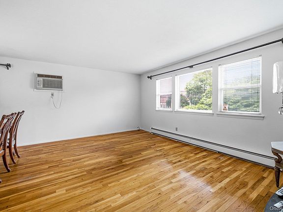 2nd image of 1706 Washington Drive