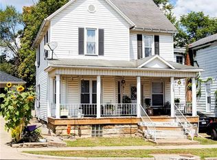 113 E 4th St, Uhrichsville, OH
