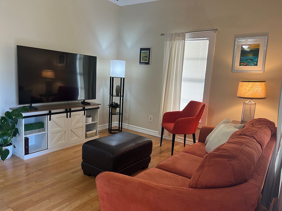 Living Room 65 in Smart TV