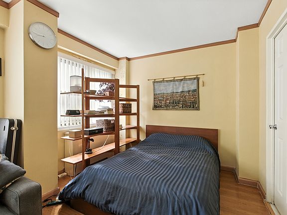 4th image of 330 E 49th St APT 5M