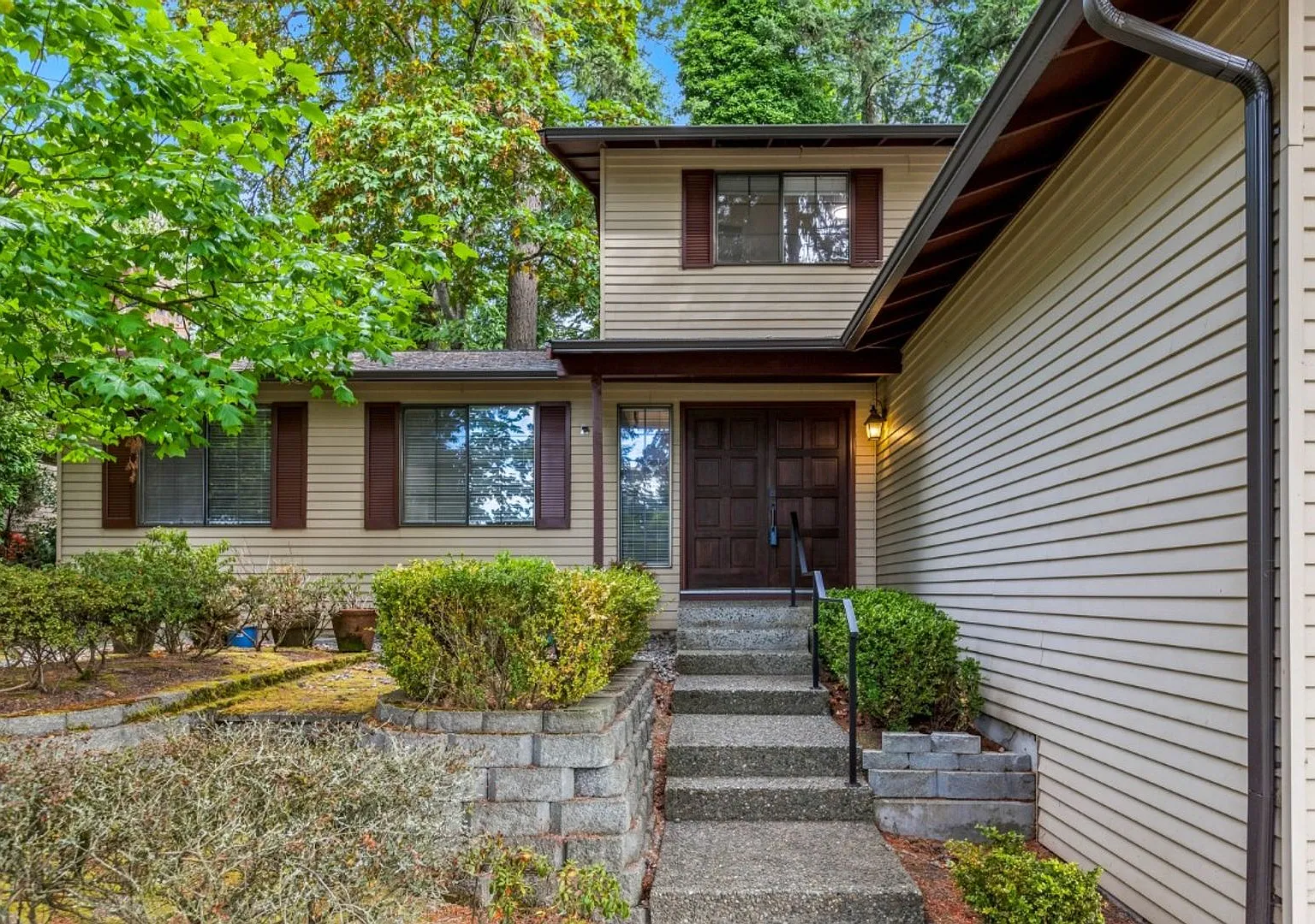 4Bd/2.5Ba Bothell Home — Photo 4