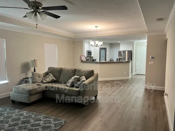 25107 SW 9th Ln, Newberry, FL 32669