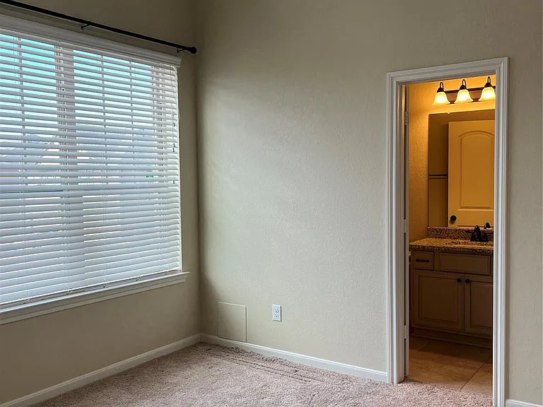 12250 La Strada St — Photo 32
