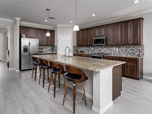 5th image of 9314 Glenforest Dr
