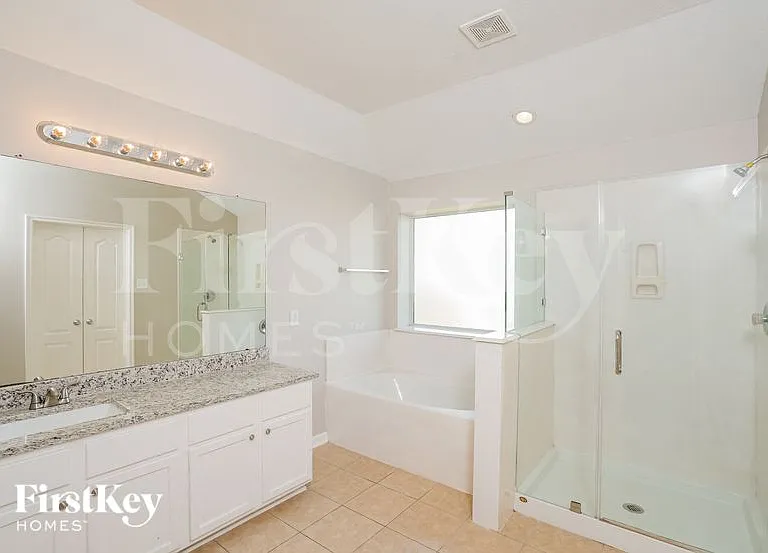 3310 Rainport Dr — Photo 9