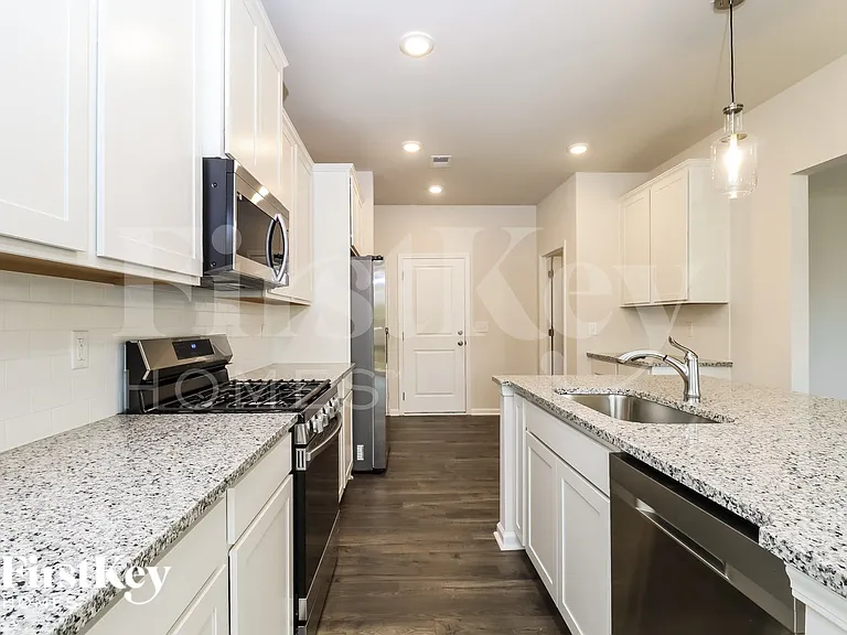 618 Goldburn Way — Photo 6