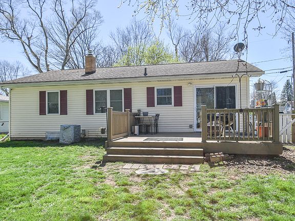 2nd image of 301 Ann St