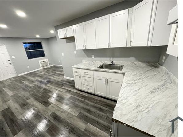 699 SW 6th St APT 3