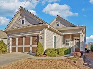 6355 Scenic View Dr, Hoschton, GA 30548