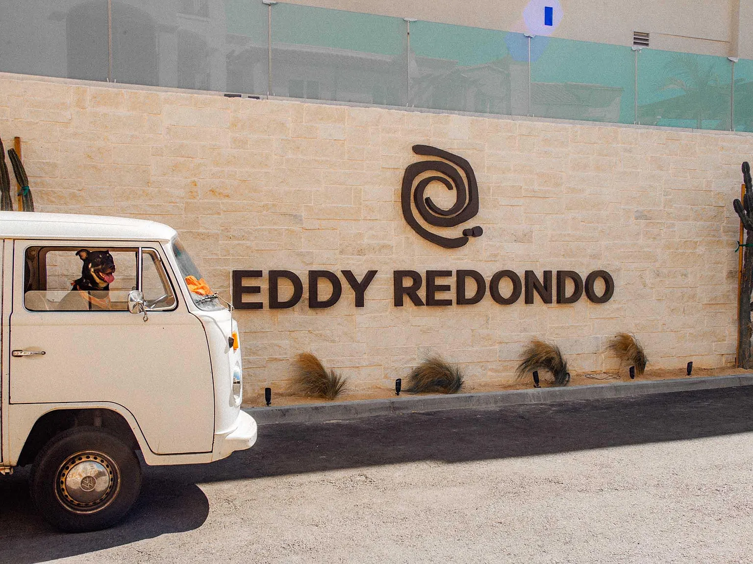 Eddy Redondo Residences — Photo 1