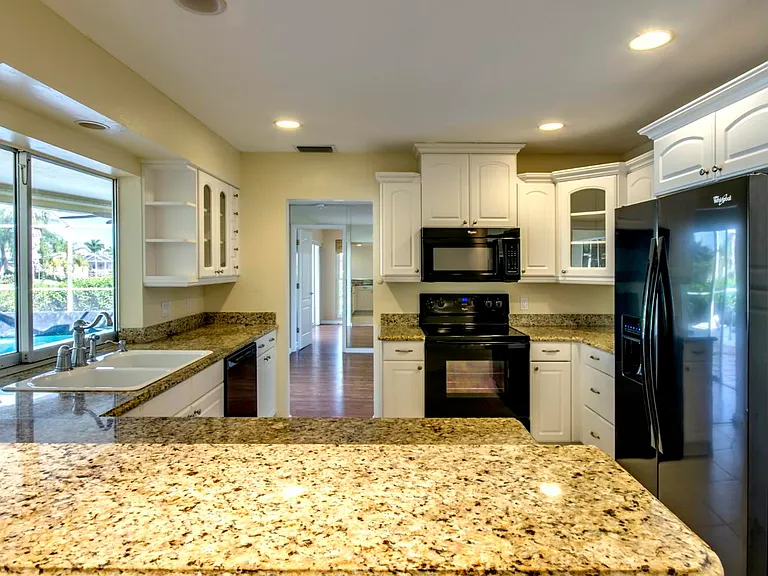 145 SW 54th St — Photo 5
