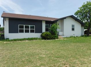 1222 Clay St, Nocona, TX 76255