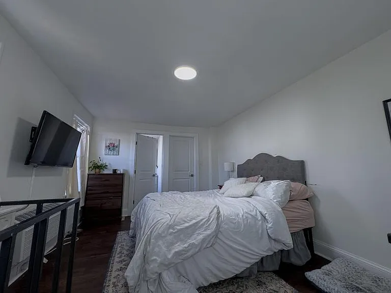 1832-34 Callowhill St #D — Photo 11