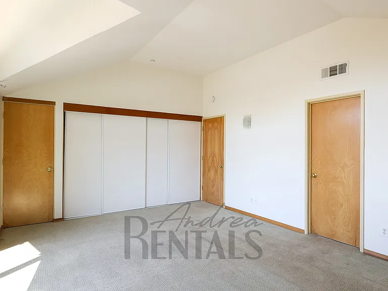 1735 Elm St — Photo 32