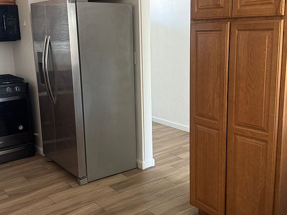 2nd image of 547 W 17th St