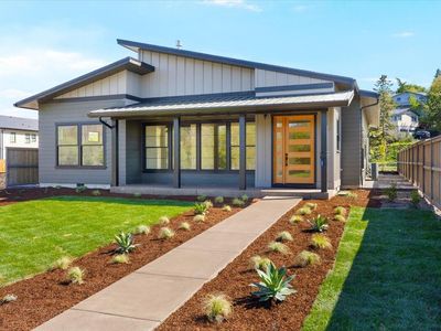 360 Briscoe Pl, Ashland, OR, 97520