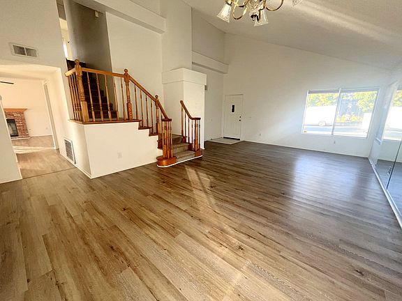 2nd image of 34759 Lockwood Dr