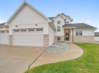 1928 Wizard Way, De Pere, WI 54115