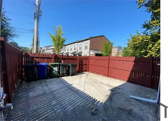 1832 Druid Hill Ave — Photo 9