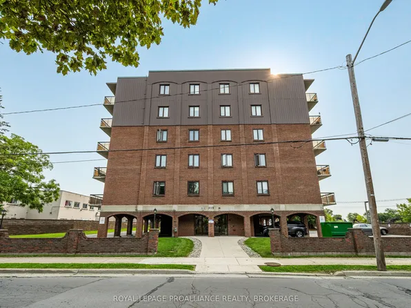 315 Regent St #201, Kingston, ON K7L 4K7