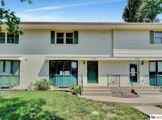 5424 Canterbury Ln, Lincoln, NE 68512