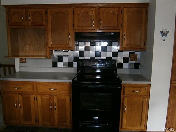4th image of 830 Karen Ann Dr