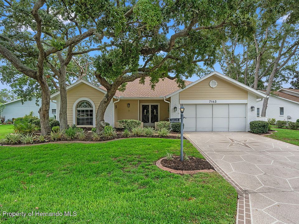 1st image of 7143 Crown Oaks Dr