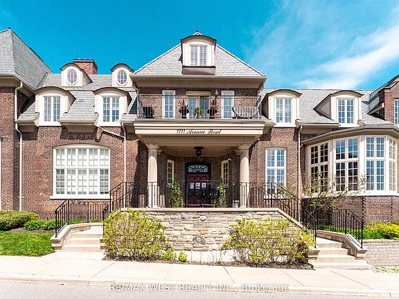 2nd image of 1111 Avenue Rd #208