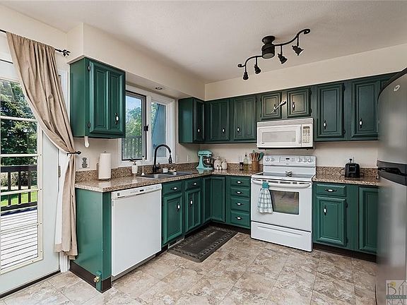 3rd image of 2802 Vermillion Dr