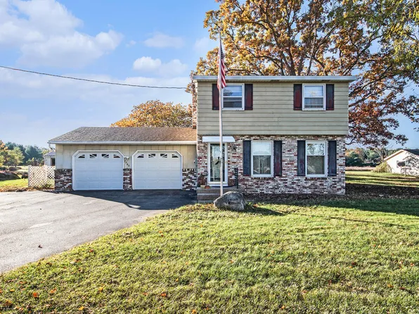 7545 W Parmalee Rd, Middleville, MI 49333
