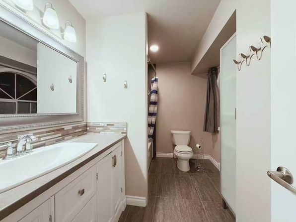 4 bedroom rental in Surrey — photo 6