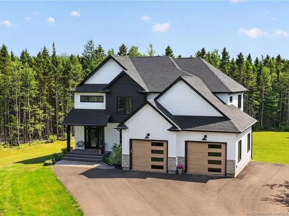 71 Isabelle Ave, Moncton, NB E1G 5W2