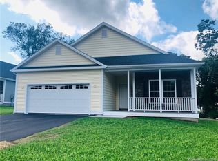 4 Alexandra Ave, Moosup, CT 06354