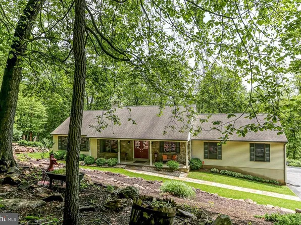 726 Aspen Ln, Lebanon, PA 17042
