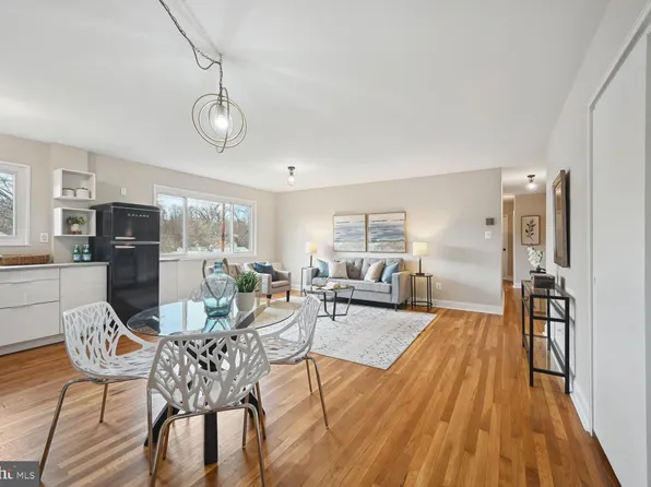 9736 Glen Ave APT 203-97, Silver Spring, MD 20910