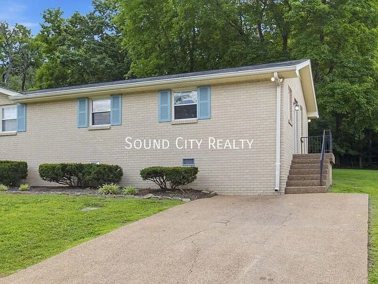 923B Oak Vale — Photo 3