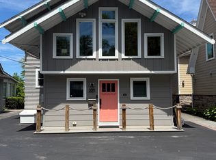 225 Yacht Club Dr, Rocky River, OH