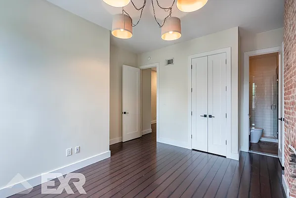 Rented by EXR | media 4