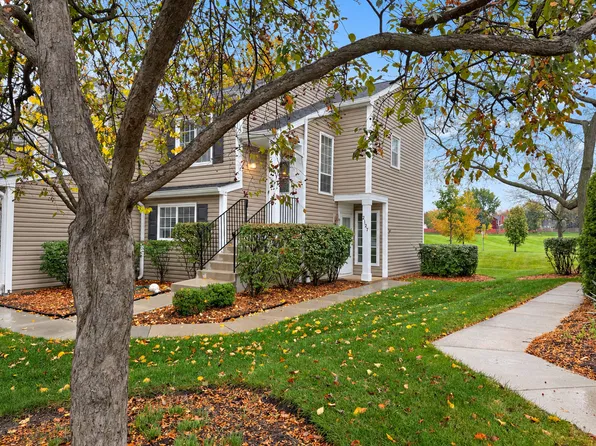 2127 Southwind Cir, Schaumburg, IL 60194