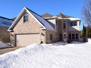 156 N Walnut St, Elmhurst, IL 60126